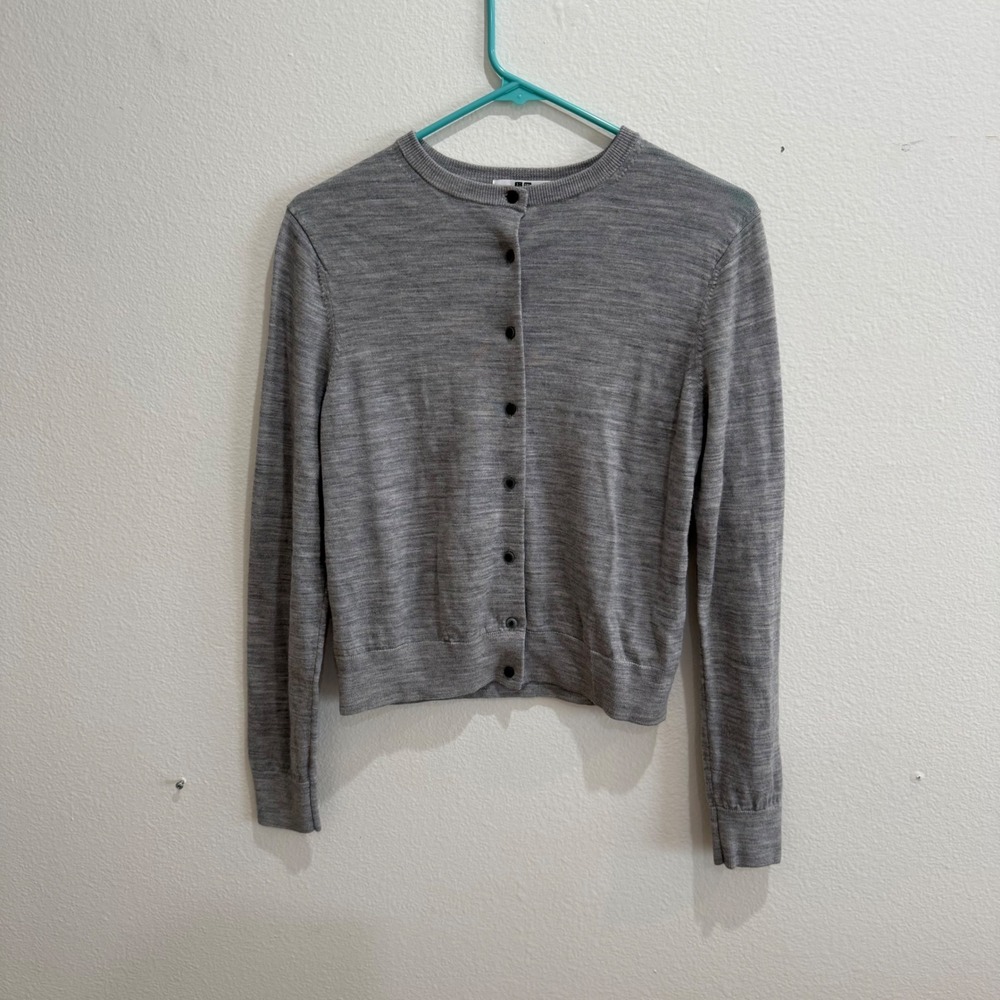 Uniqlo Extra Fine Merino Wool Cardigan Gray Crew Neck Button Front Sweater S